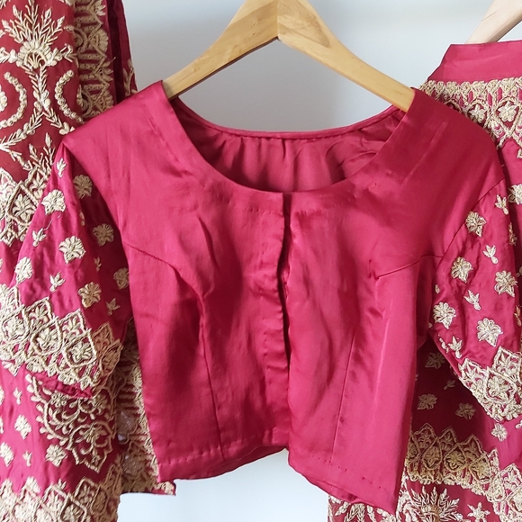 Vintage Silk Indian Bridal Lehenga 3 Piece Set - Picture 7 of 16